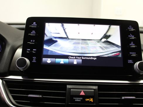 Used 2018 Honda Accord Sport image 14