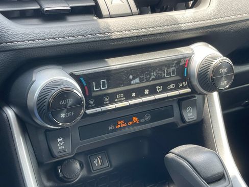 Used 2024 Toyota RAV4 XLE FWD image 22