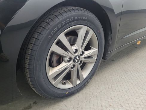 Used 2018 Hyundai Elantra SEL FWD image 31