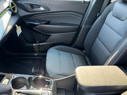 New 2026 Chevrolet Trax LT w/ Driver Confidence Package FWD image 8