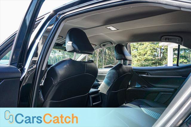 Used 2018 Toyota Camry SE FWD image 32
