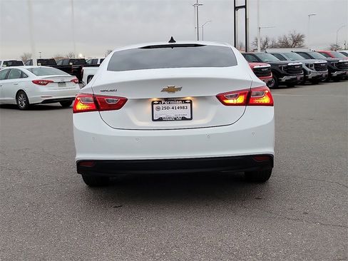 Used 2020 Chevrolet Malibu LS w/ Driver Confidence Package II image 9