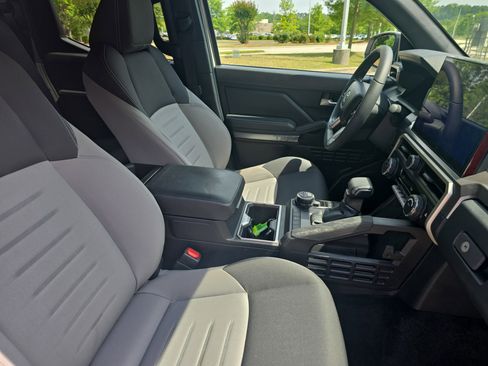 Used 2024 Toyota Tacoma TRD Off-Road AWD/4WD image 10