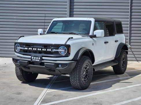 New 2026 Ford Bronco Outer Banks AWD/4WD image 2