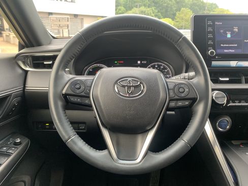 Used 2022 Toyota Venza XLE AWD/4WD image 18