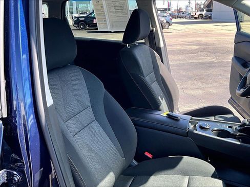 Used 2025 Nissan Rogue SV AWD/4WD image 7