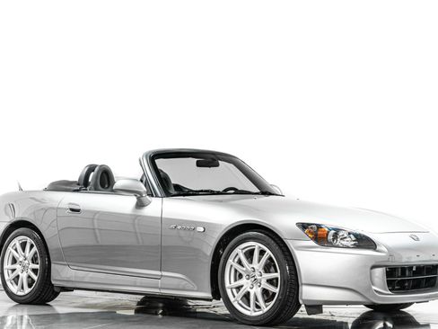 Used 2004 Honda S2000 image 29