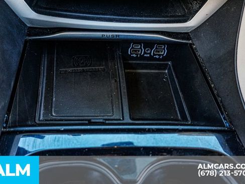 Used 2023 Chrysler Pacifica Limited image 48