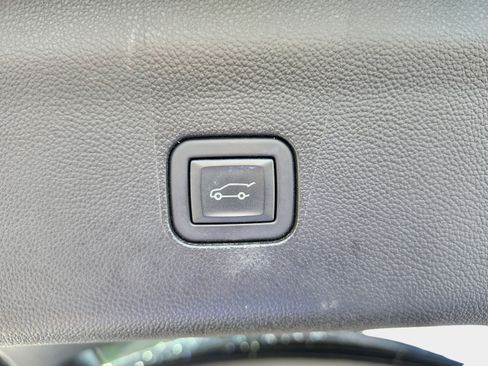 Used 2023 Buick Enclave Essence w/ Experience Buick Package image 32