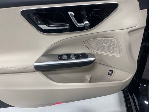 Used 2025 Mercedes-Benz C 300 4MATIC Sedan image 18