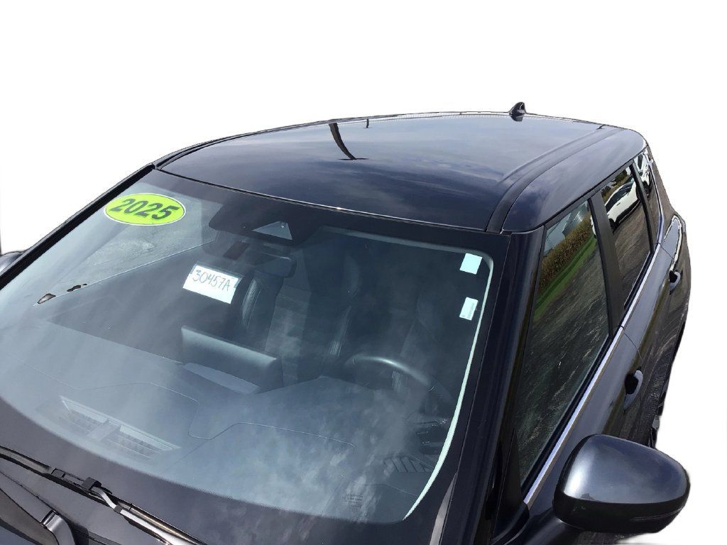 Used 2025 Mitsubishi Outlander AWD image 12
