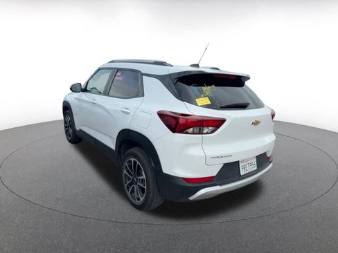 Used 2025 Chevrolet TrailBlazer LT image 4