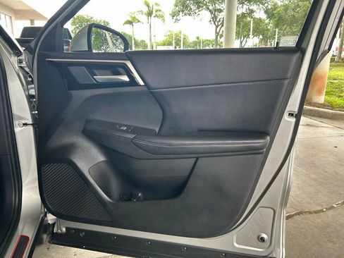 Used 2024 Mitsubishi Outlander SE FWD image 27