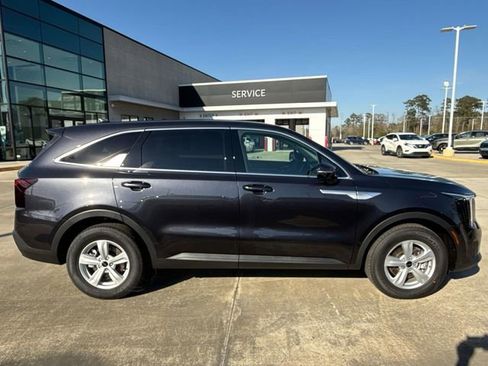 New 2026 Kia Sorento LX image 9