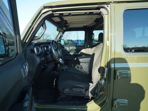 Used 2021 Jeep Gladiator Overland w/ LED Lighting Group image 12