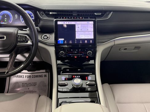 Used 2022 Jeep Grand Cherokee Overland w/ Adv Protech Group III image 12