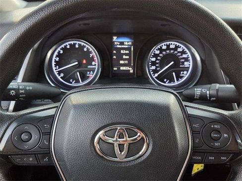 Used 2019 Toyota Camry LE image 20