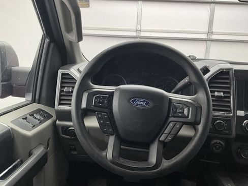 Used 2019 Ford F150 XLT w/ Trailer Tow Package image 8