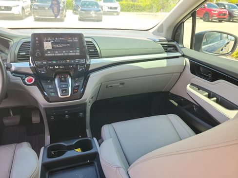 Used 2024 Honda Odyssey Touring image 23