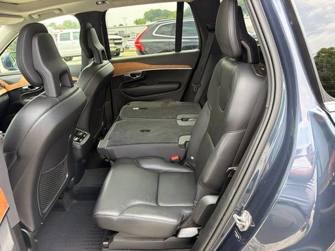 Used 2022 Volvo XC90 T6 Momentum w/ Advanced Package AWD/4WD image 6
