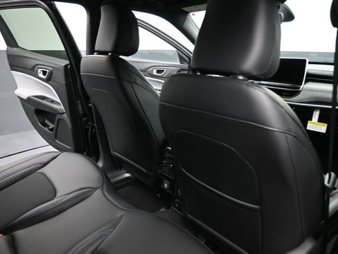 New 2026 Jeep Compass Latitude image 25