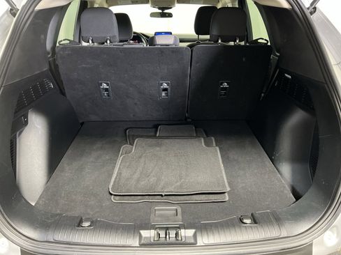 Used 2020 Ford Escape SE image 24