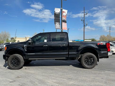 Used 2019 Ford F250 Platinum w/ Platinum Ultimate Package AWD/4WD image 8