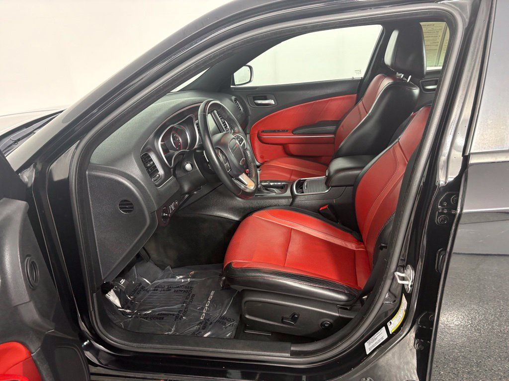 Used 2015 Dodge Charger SXT w/ Plus Group RWD image 15