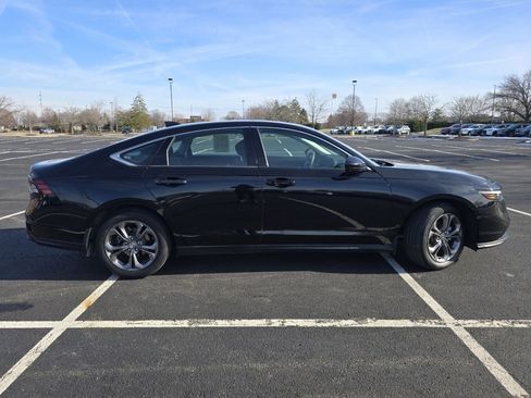 Certified 2023 Honda Accord EX image 19