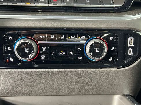 Used 2024 Chevrolet Silverado 2500 High Country w/ High Country Premium Package image 24