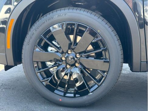New 2026 Mitsubishi Outlander LE FWD image 9