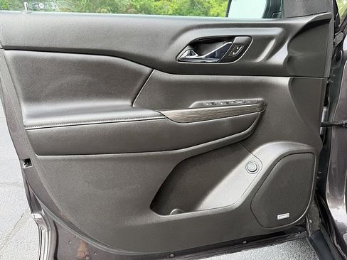 Used 2018 GMC Acadia SLT FWD image 29