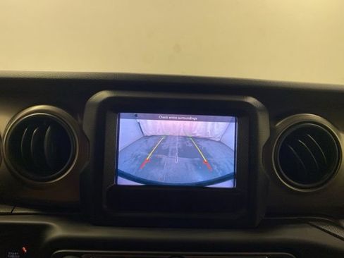 Used 2018 Jeep Wrangler Unlimited Sport S AWD/4WD image 15