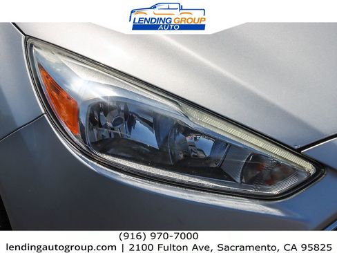 Used 2017 Ford Focus Titanium w/ Titanium Technology Package image 7