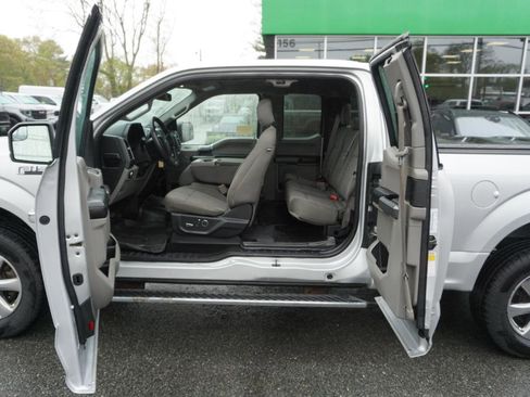 Used 2018 Ford F150 XLT w/ Equipment Group 302A Luxury AWD/4WD image 11