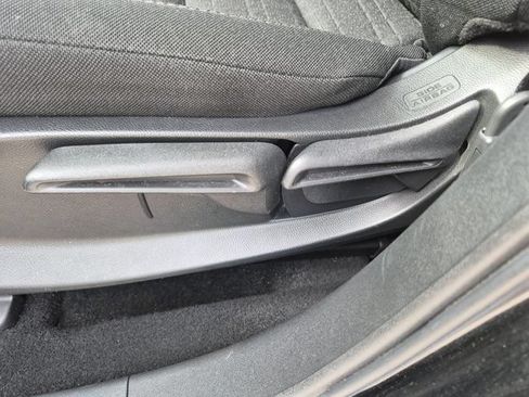 Used 2025 Honda HR-V LX image 14