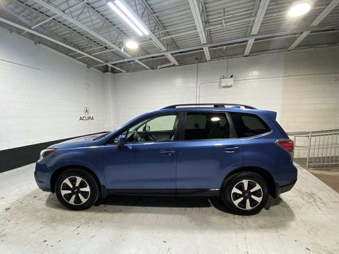 Used 2017 Subaru Forester 2.5i Premium image 3