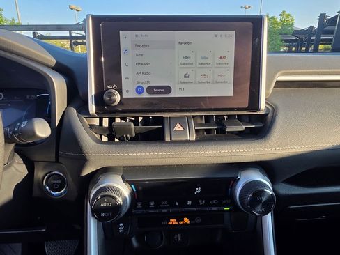 Used 2024 Toyota RAV4 XLE image 21