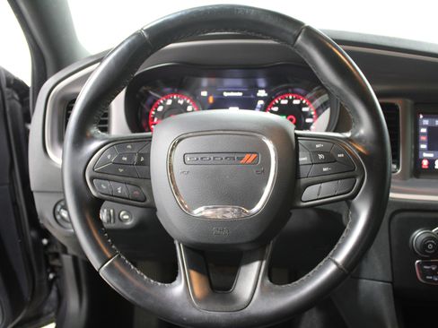 Used 2022 Dodge Charger SXT w/ Blacktop Package image 9