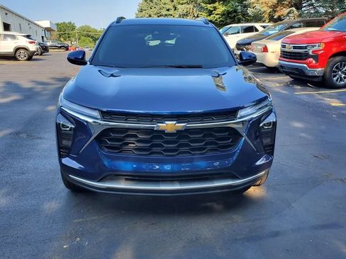 Used 2024 Chevrolet Trax LT w/ Driver Confidence Package FWD image 8