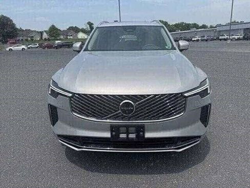 Used 2025 Volvo XC90 B6 Ultra w/ Protection Package Premier image 8