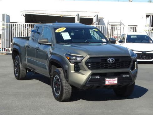 Used 2024 Toyota Tacoma TRD Off-Road image 2