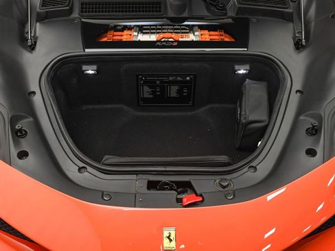 Used 2025 Ferrari SF90 Spider image 29