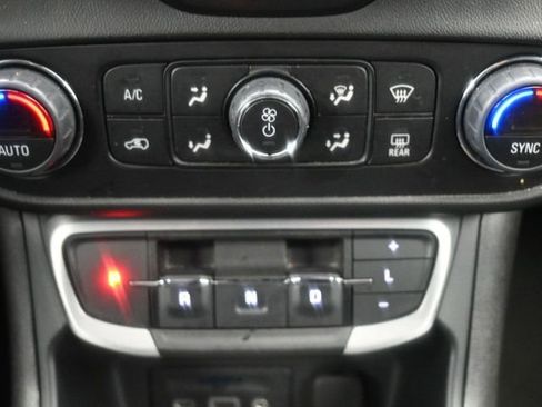 Used 2023 GMC Terrain SLT image 21