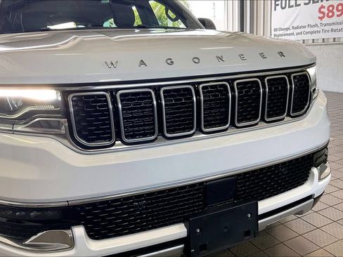 Used 2024 Jeep Wagoneer L Series II w/ Flexible Seating Group AWD/4WD image 28
