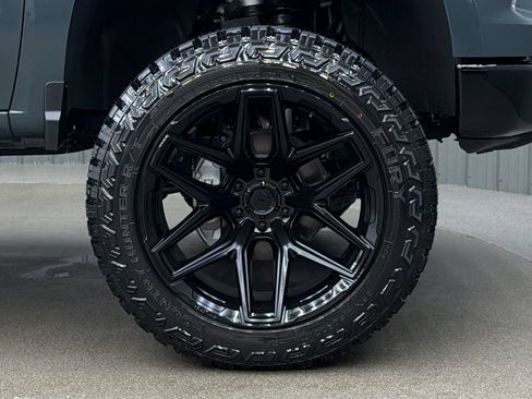 Used 2026 Chevrolet Silverado 1500 LT Trail Boss w/ LT Trail Boss Premium Package AWD/4WD image 9