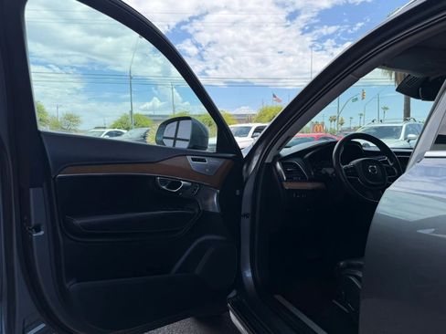 Used 2017 Volvo XC90 T8 Inscription w/ Luxury Package AWD/4WD image 39