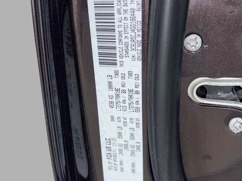 Used 2016 RAM 2500 Tradesman w/ Chrome Appearance Group image 38