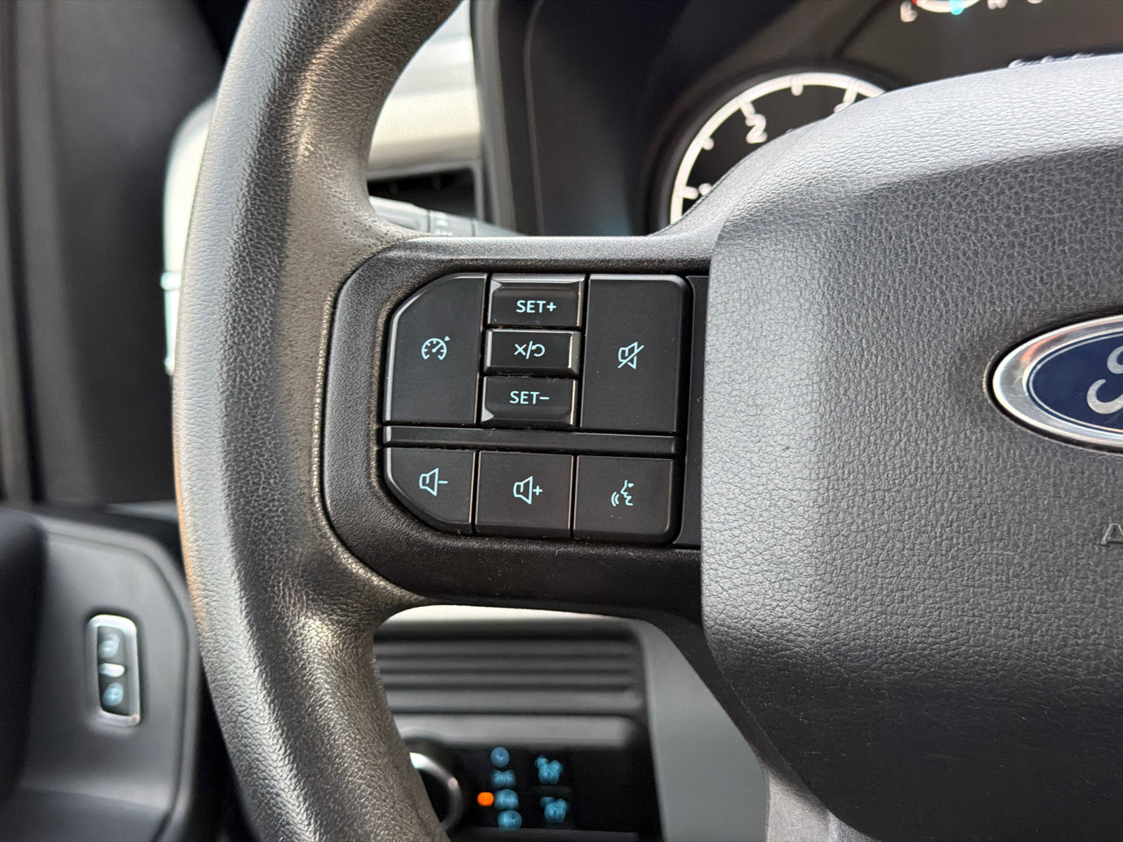 Used 2023 Ford F350 XL AWD/4WD image 24