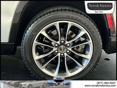 Used 2022 Jeep Wagoneer Series II w/ Premium Group I image 8